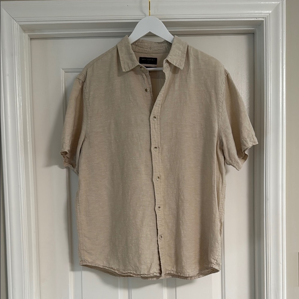 Banana Republic Light Tan Short Sleeve Shirt